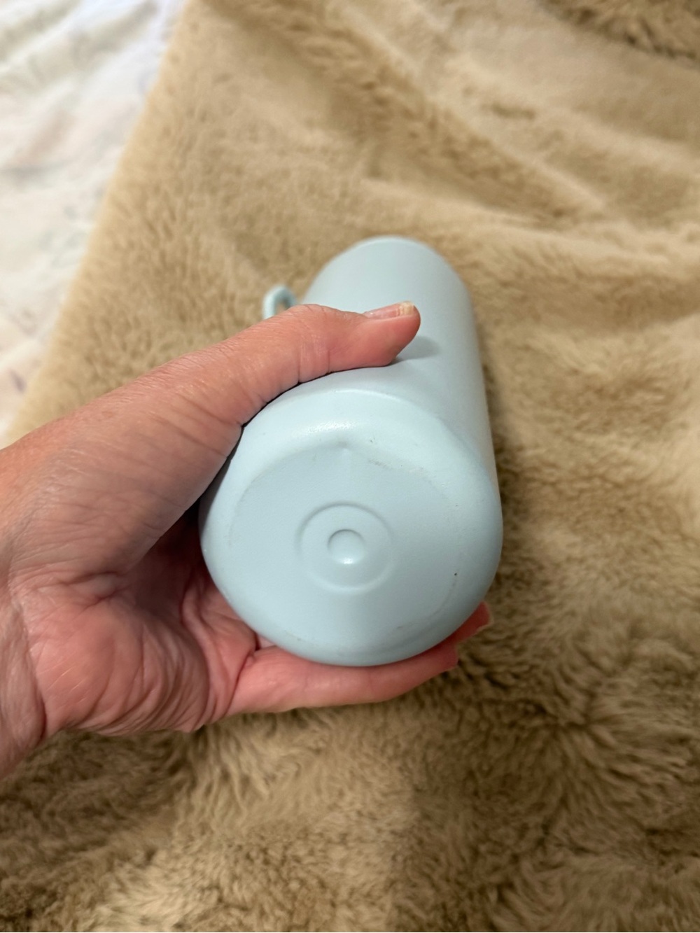 Lululemon insulated 24 ounce water bottle in light blue - Picture 3 of 6